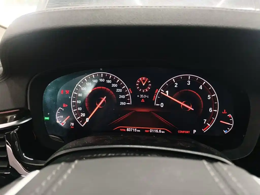 BMW 5 Series 2019 — фото 12