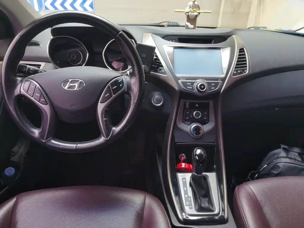 Hyundai Elantra 2015