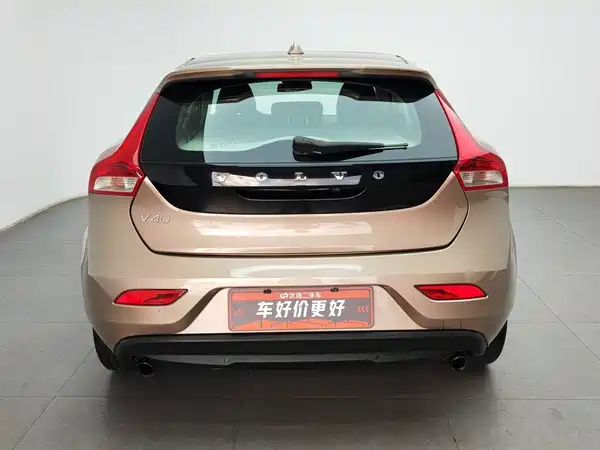 Volvo V40 2015