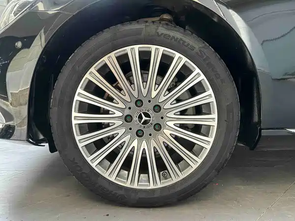 Mercedes-Benz E-Class 2023