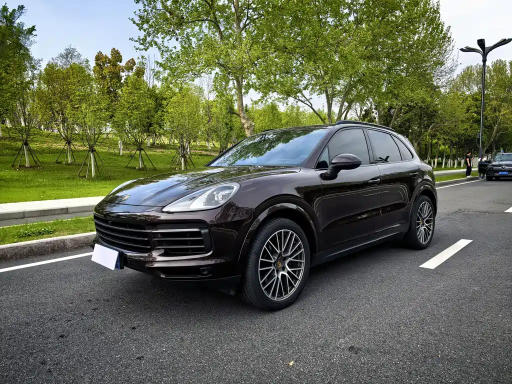 Porsche Cayenne 2023 — фото 1