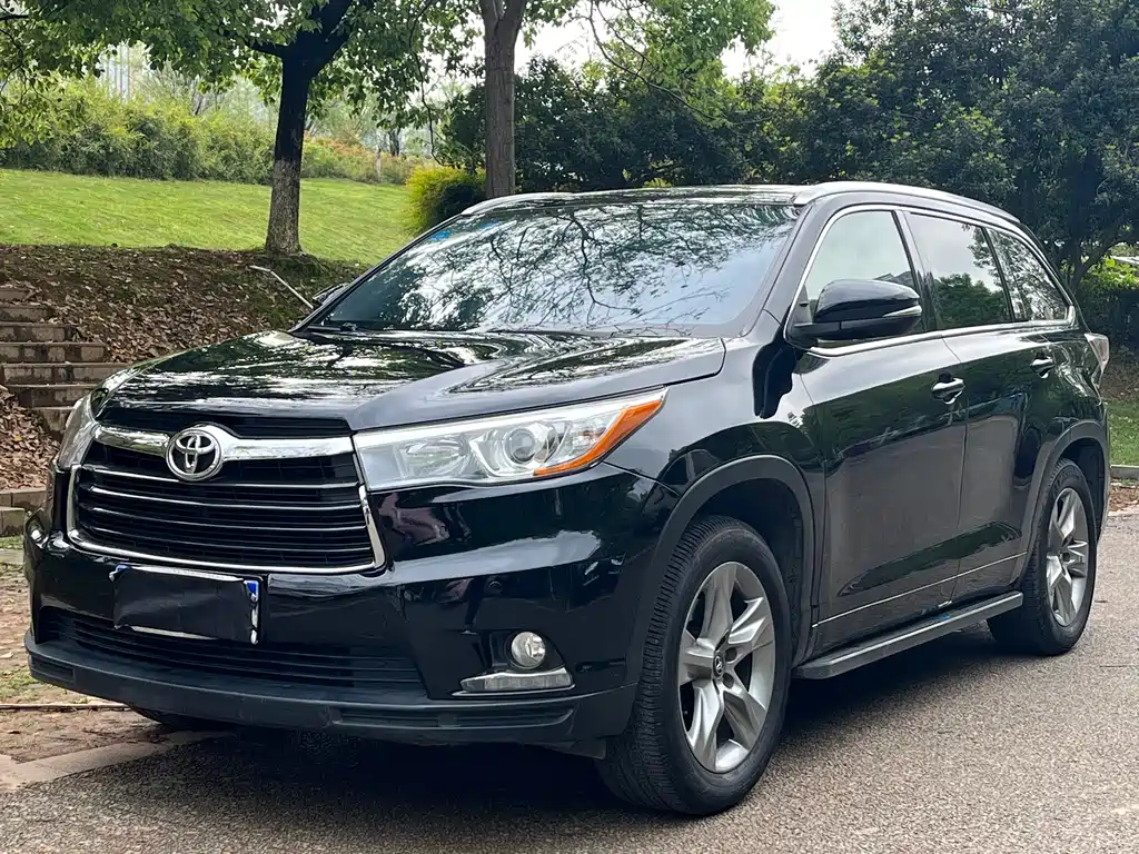 Toyota Highlander 2017 — фото 1