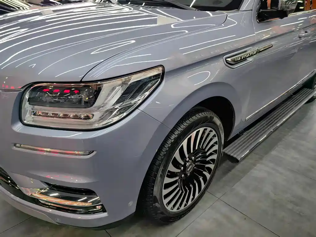 Lincoln Navigator 2021 — фото 14