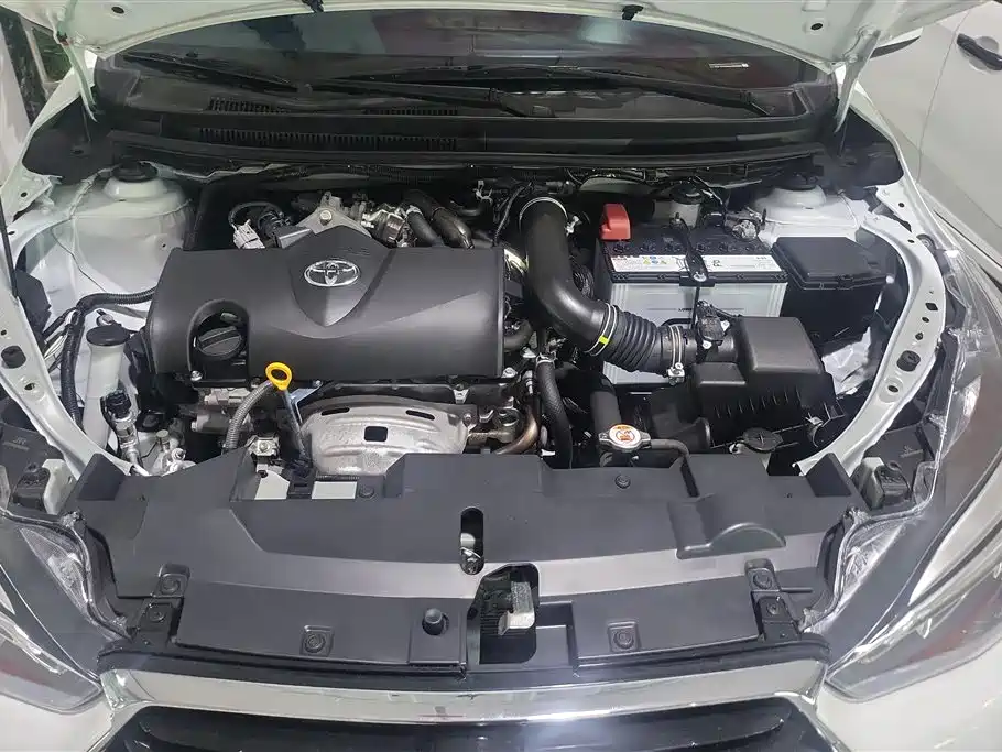 Toyota Yaris L 2022 — фото 10