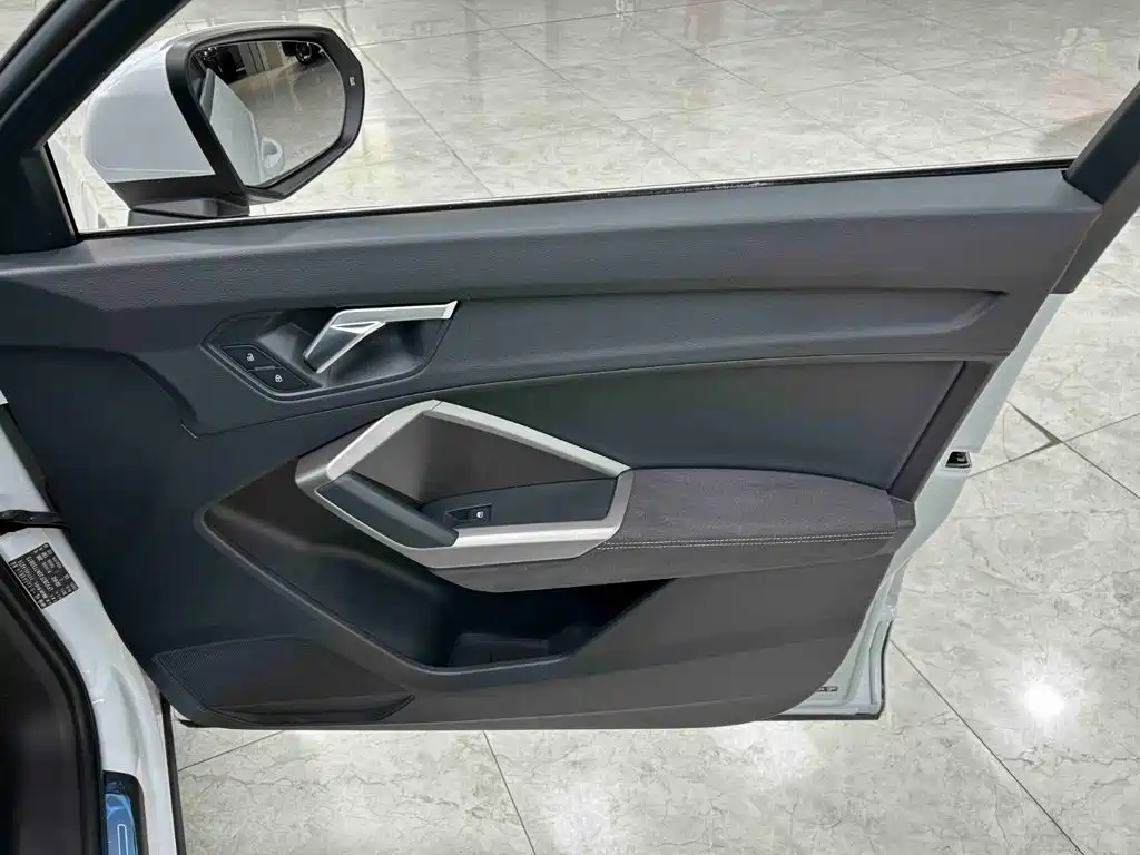 Audi Q3 2022 — фото 12
