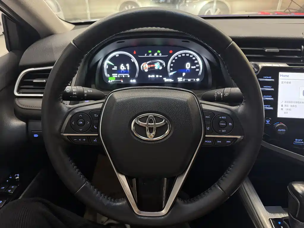Toyota Camry 2018 — фото 17