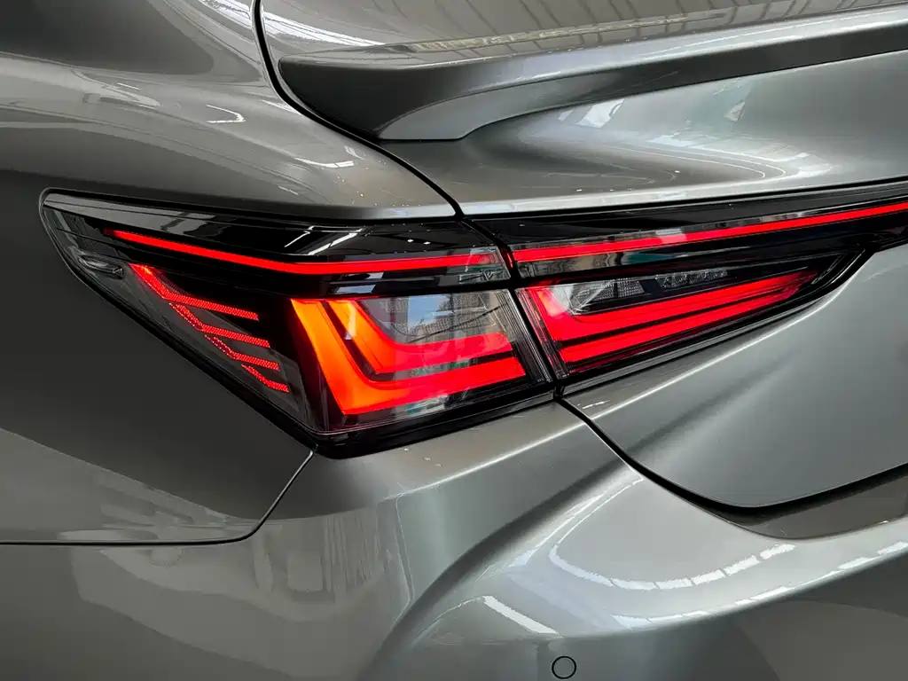 Lexus ES 2025 — фото 14