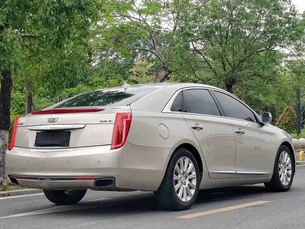 Cadillac XTS 2017 — фото 12