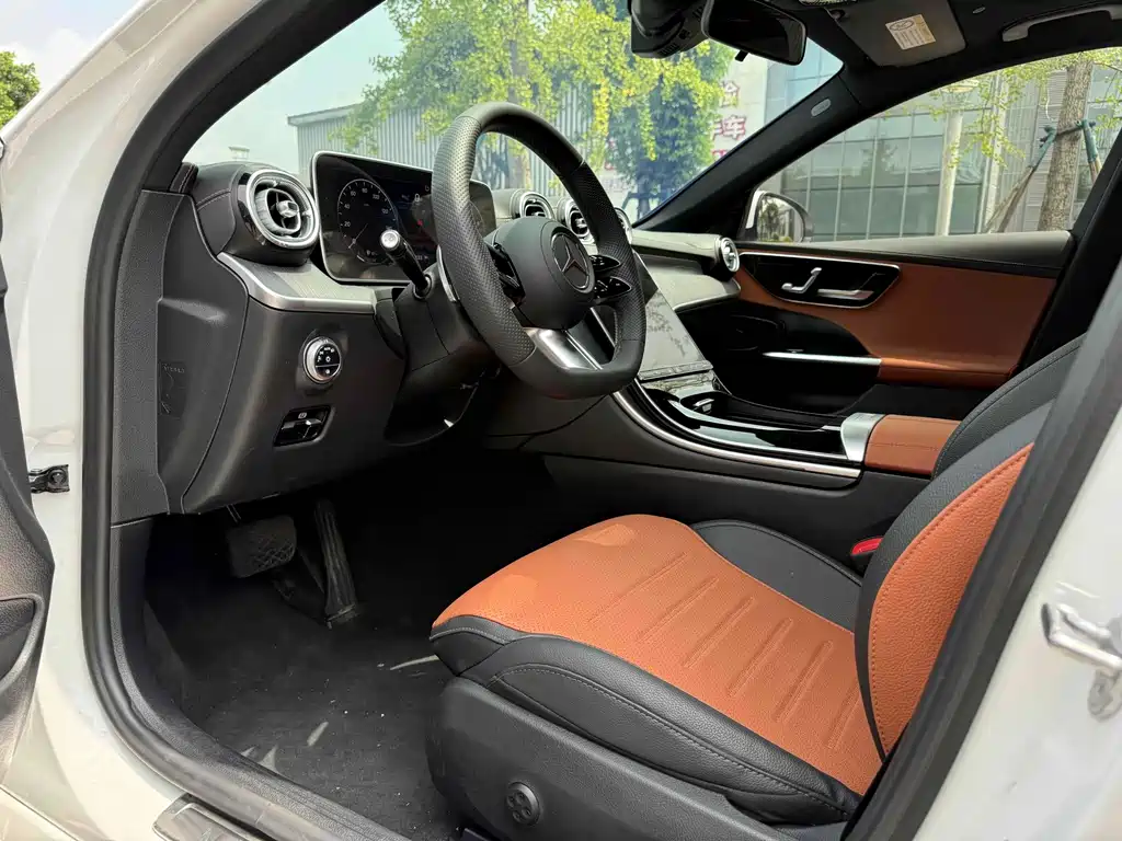 Mercedes-Benz C-Class 2023 — фото 6