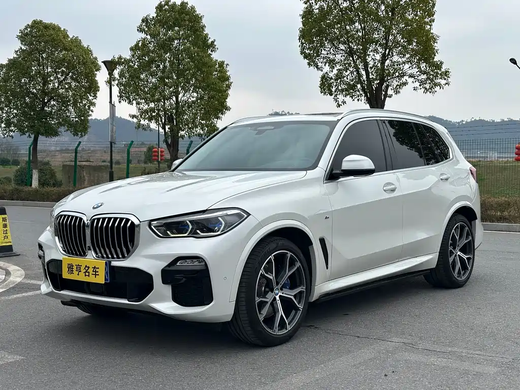 BMW X5 2022 — фото 1