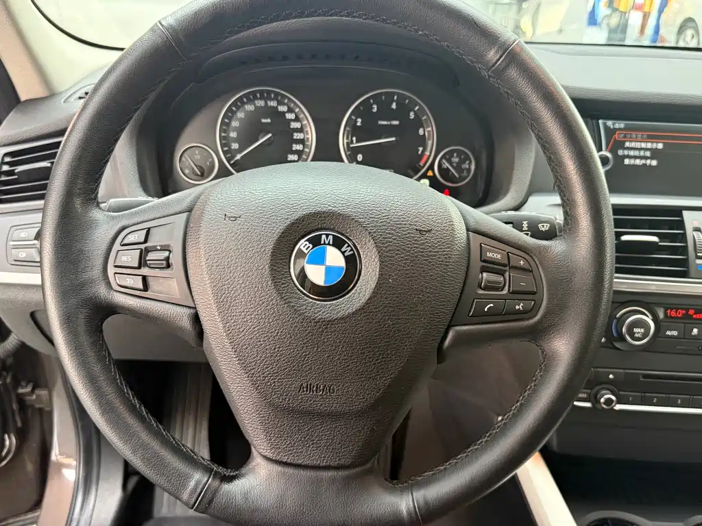 BMW X3 2013 — фото 9