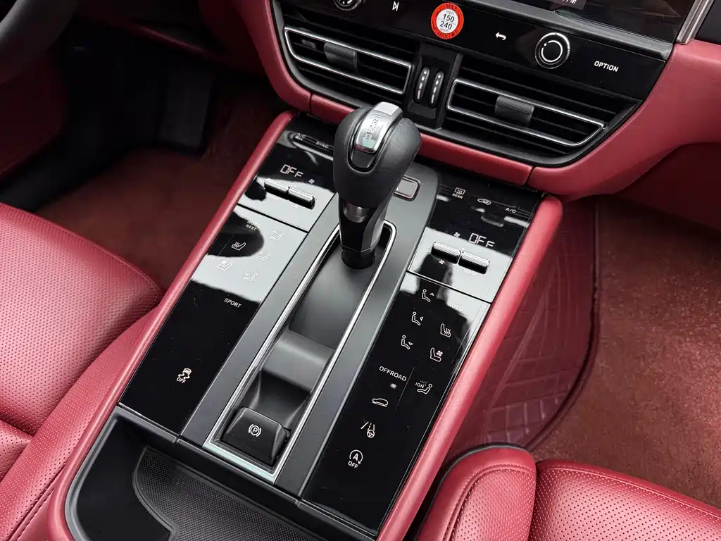 Porsche Macan 2023 — фото 13