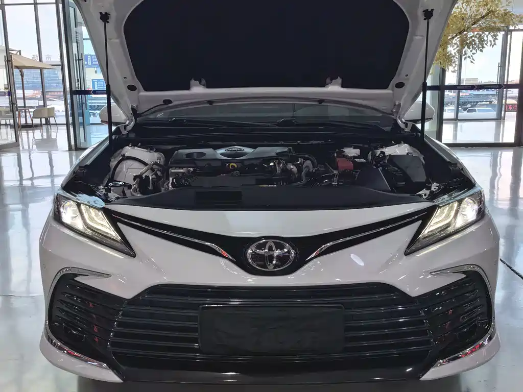 Toyota Camry 2022 — фото 15