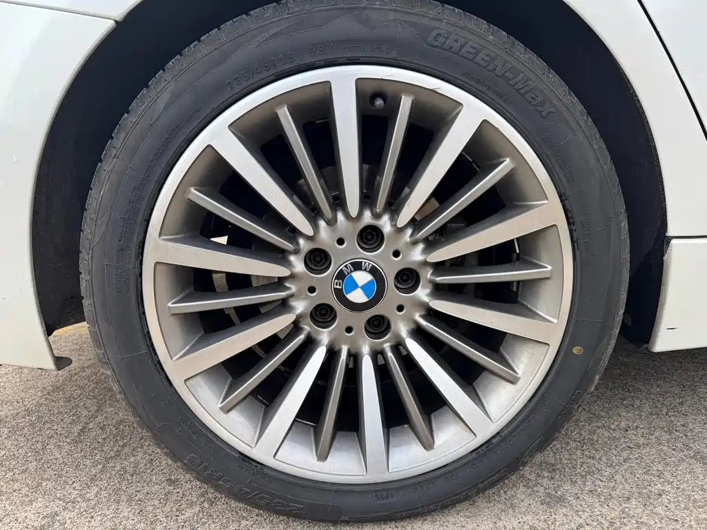 BMW 3 Series 2019 — фото 15