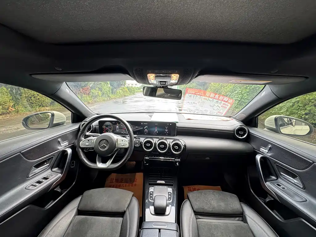 Mercedes-Benz A-Class 2019 — фото 12