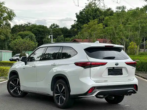 Toyota Crown Kluger 2022