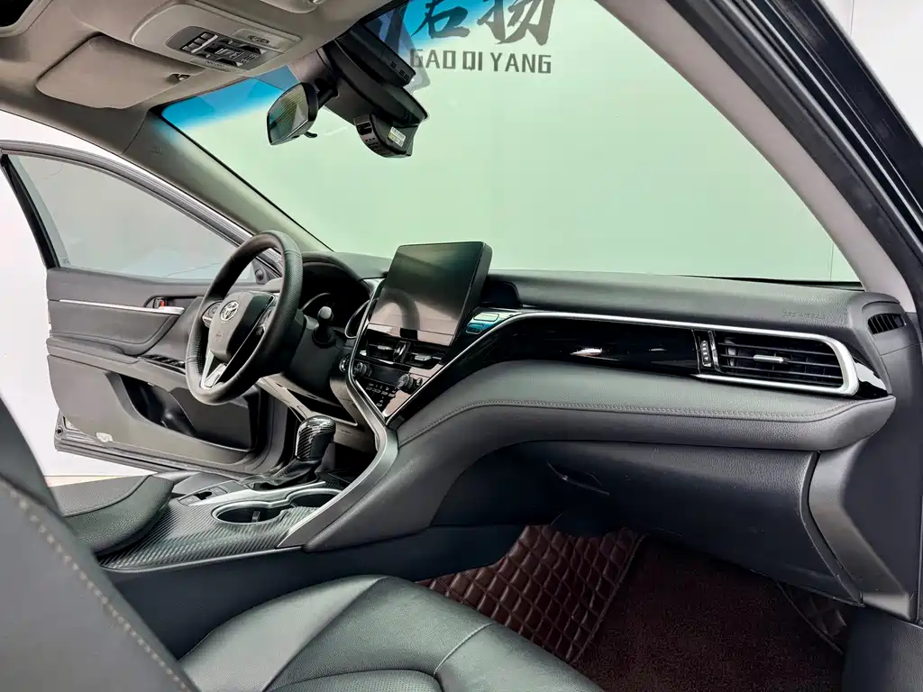 Toyota Camry 2023 — фото 14