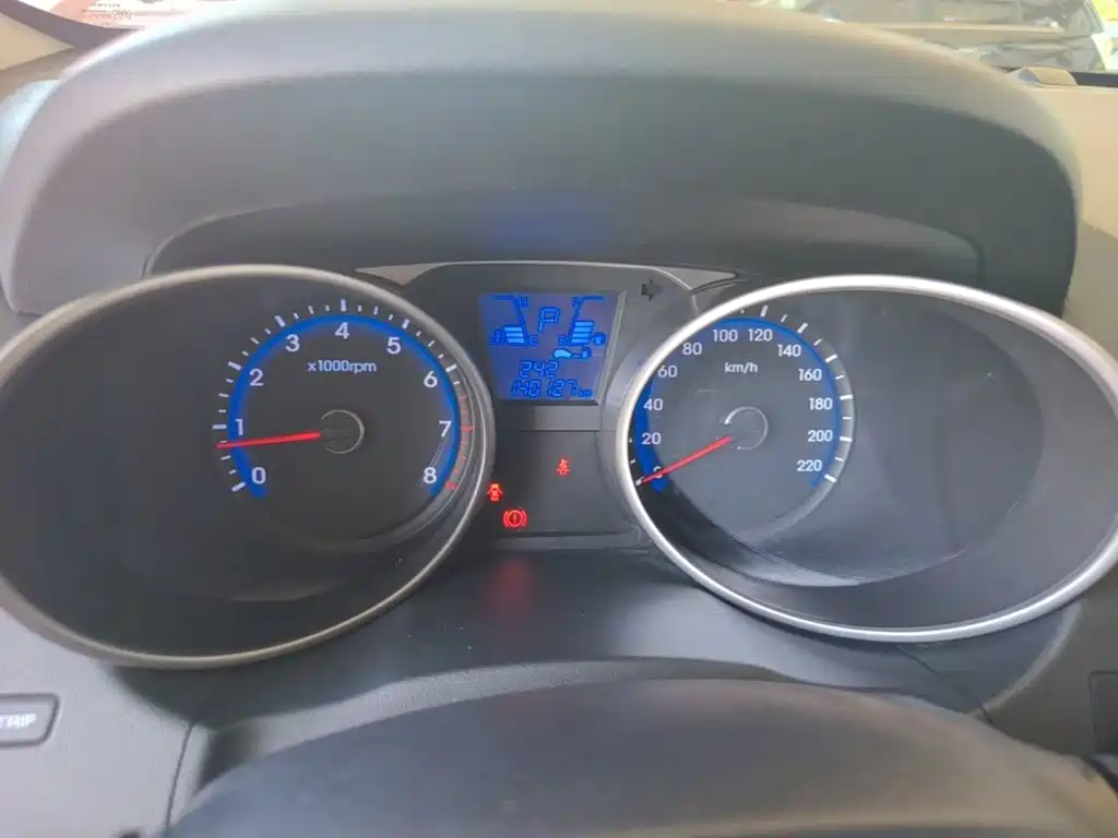 Hyundai ix35 2015 — фото 12