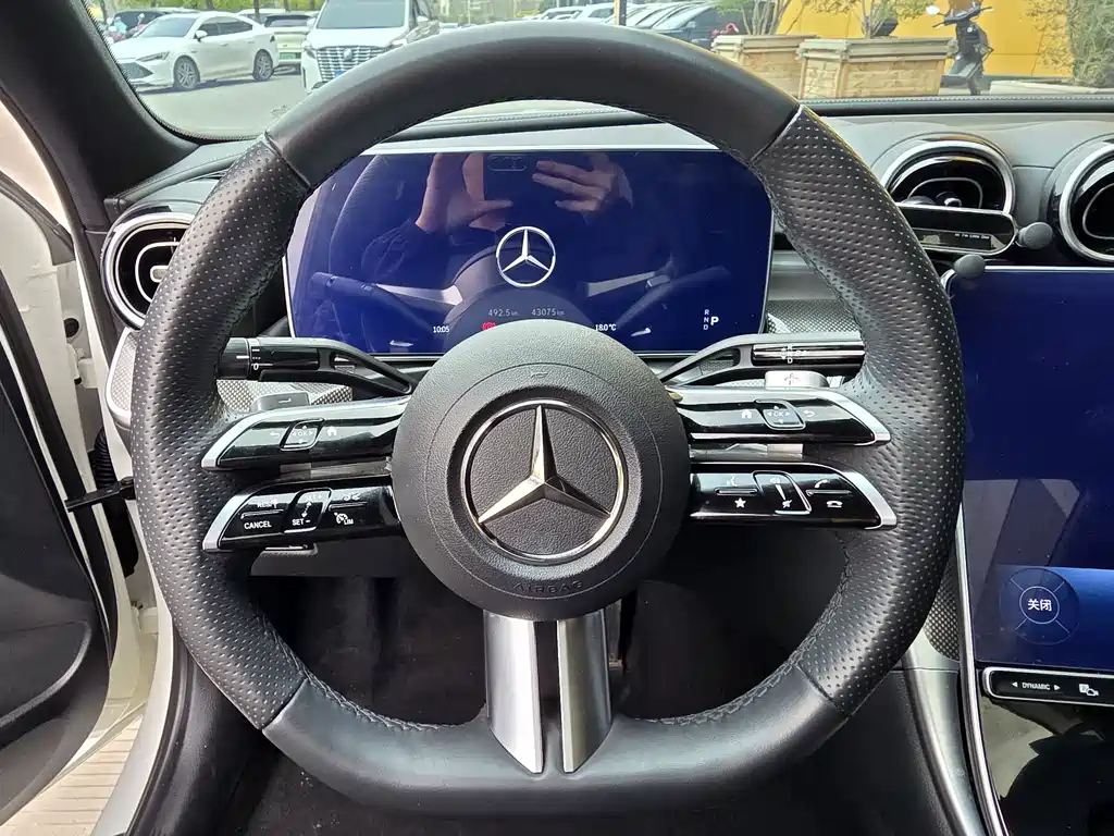 Mercedes-Benz C-Class 2023 — фото 10