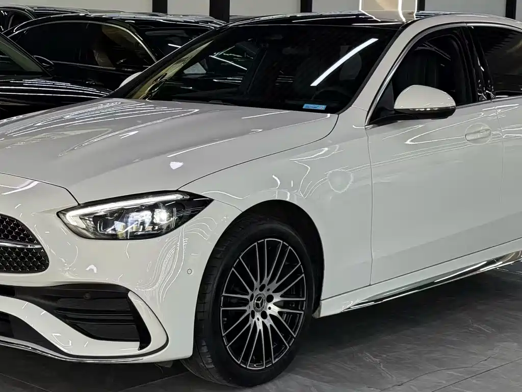 Mercedes-Benz C-Class 2025 — фото 1