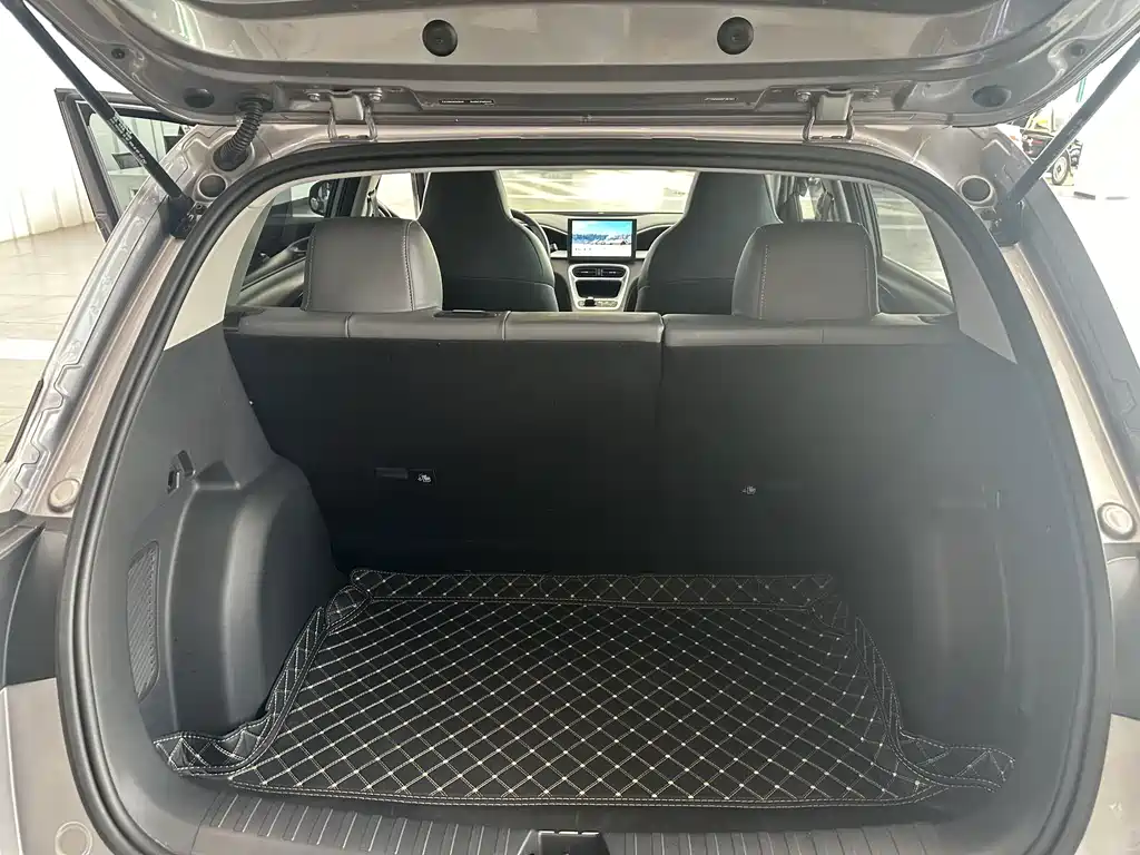 Geely Galaxy Starwish 2025 — фото 15