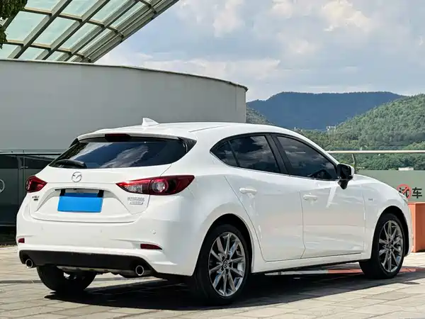 Mazda 3 Axela 2017
