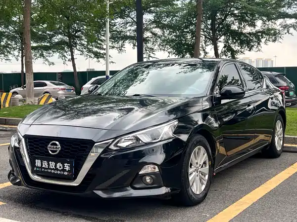 Nissan Teana 2022