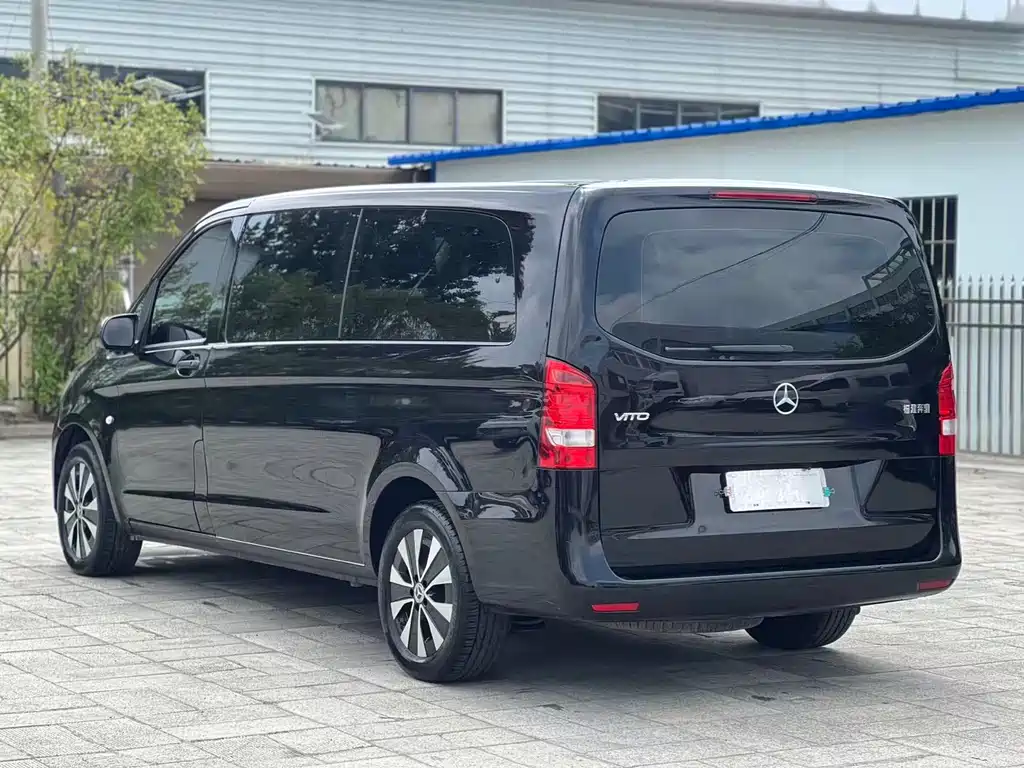 Mercedes-Benz Vito 2022 — фото 12