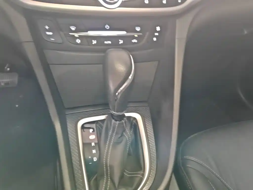Buick Excelle 2019 — фото 14