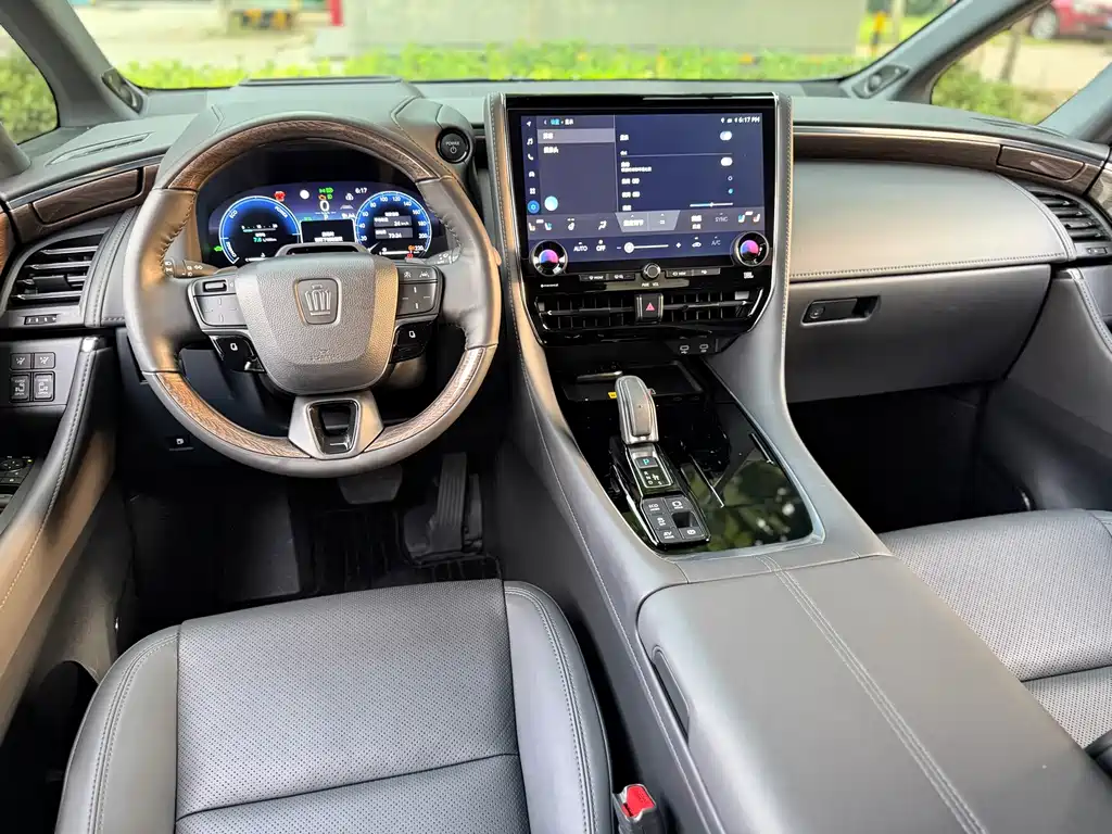 Toyota Vellfire 2024 — фото 8