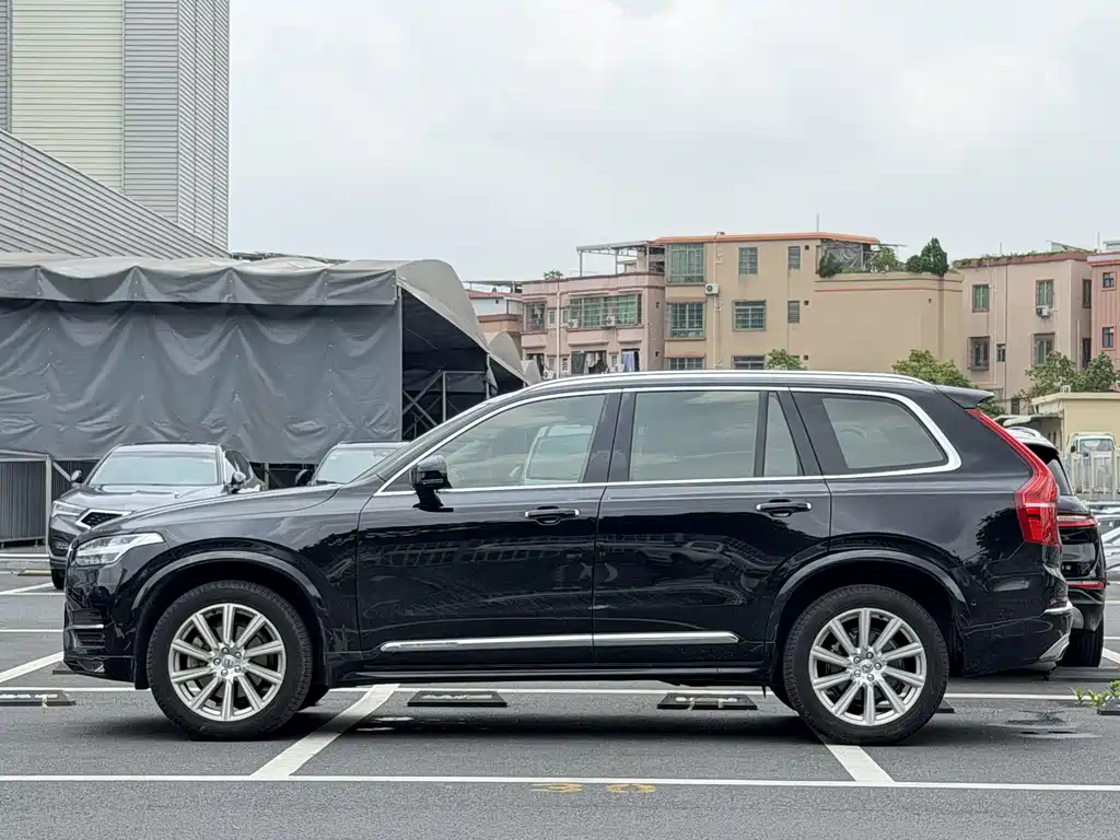 Volvo XC90 2018 — фото 4