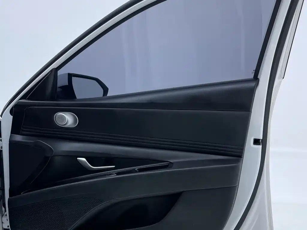 Hyundai Elantra 2022 — фото 28