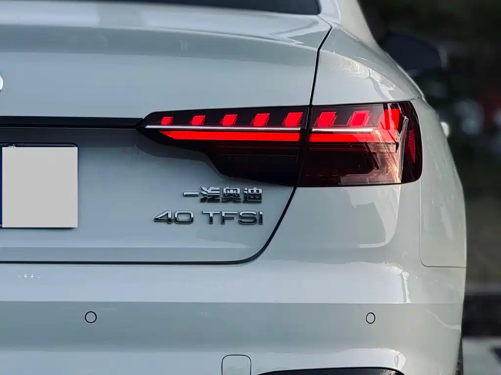 Audi A4L 2024 — фото 14