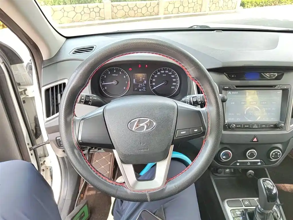Hyundai ix25 2015 — фото 11