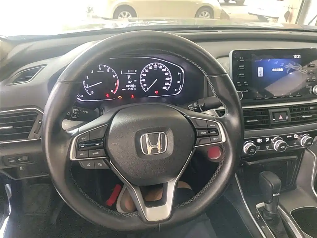 Honda Accord 2019 — фото 11