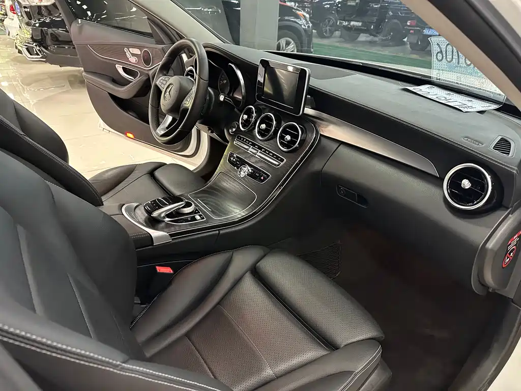 Mercedes-Benz C-Class 2018 — фото 10
