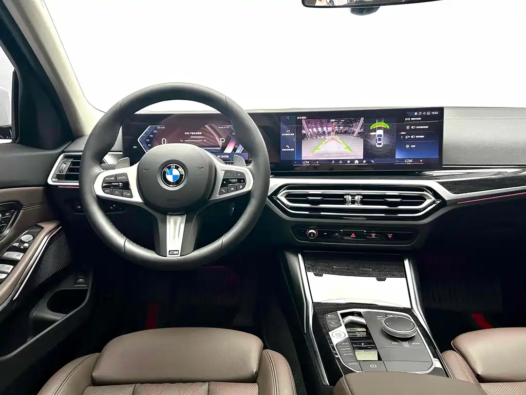 BMW 3 Series 2025 — фото 10