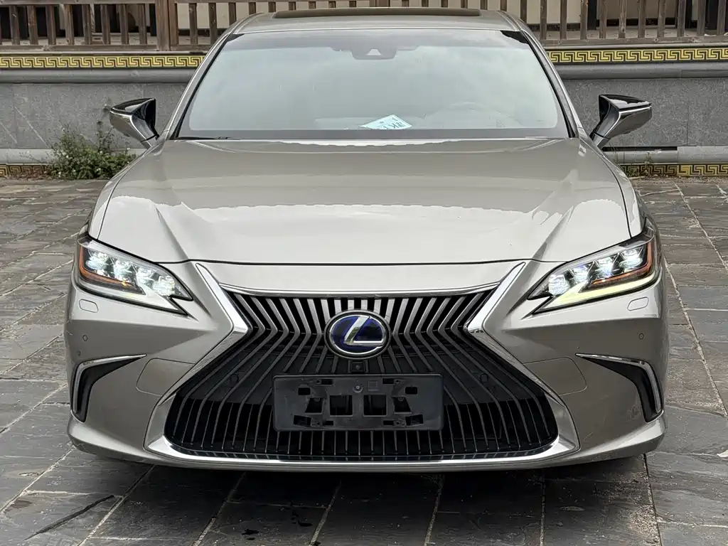 Lexus ES 2020 — фото 2