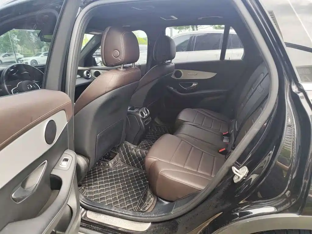 Mercedes-Benz GLC 2023
