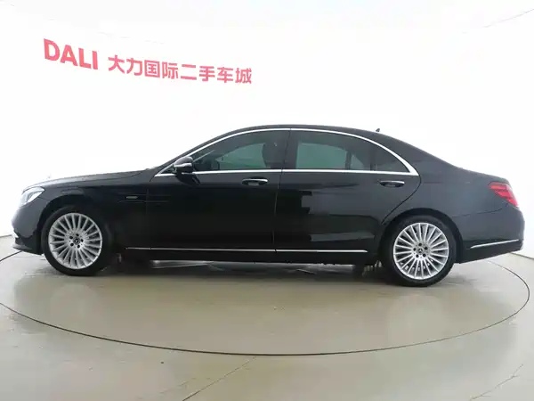 Mercedes-Benz S-Class 2020