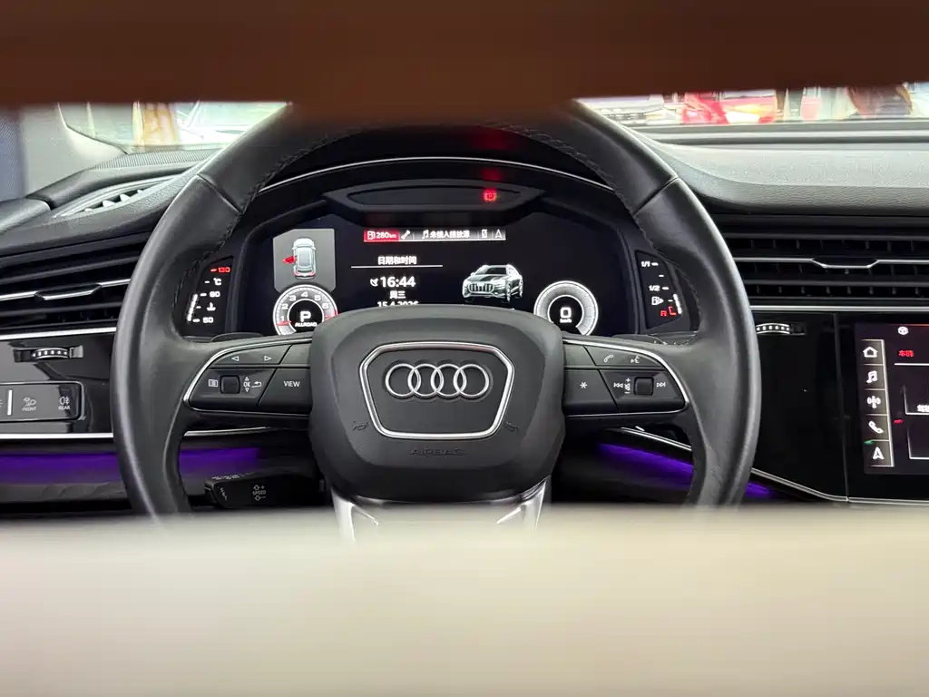 Audi Q8 2021 — фото 11