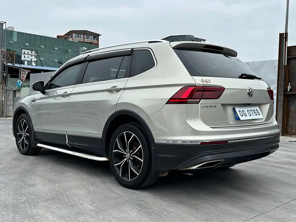 Volkswagen Tiguan L 2017 — фото 7