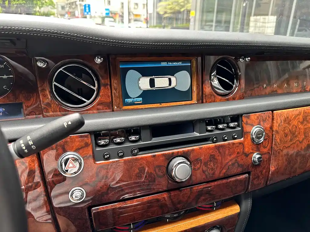 Rolls-Royce Phantom 2010 — фото 13