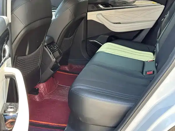 Geely Xingyue L 2023