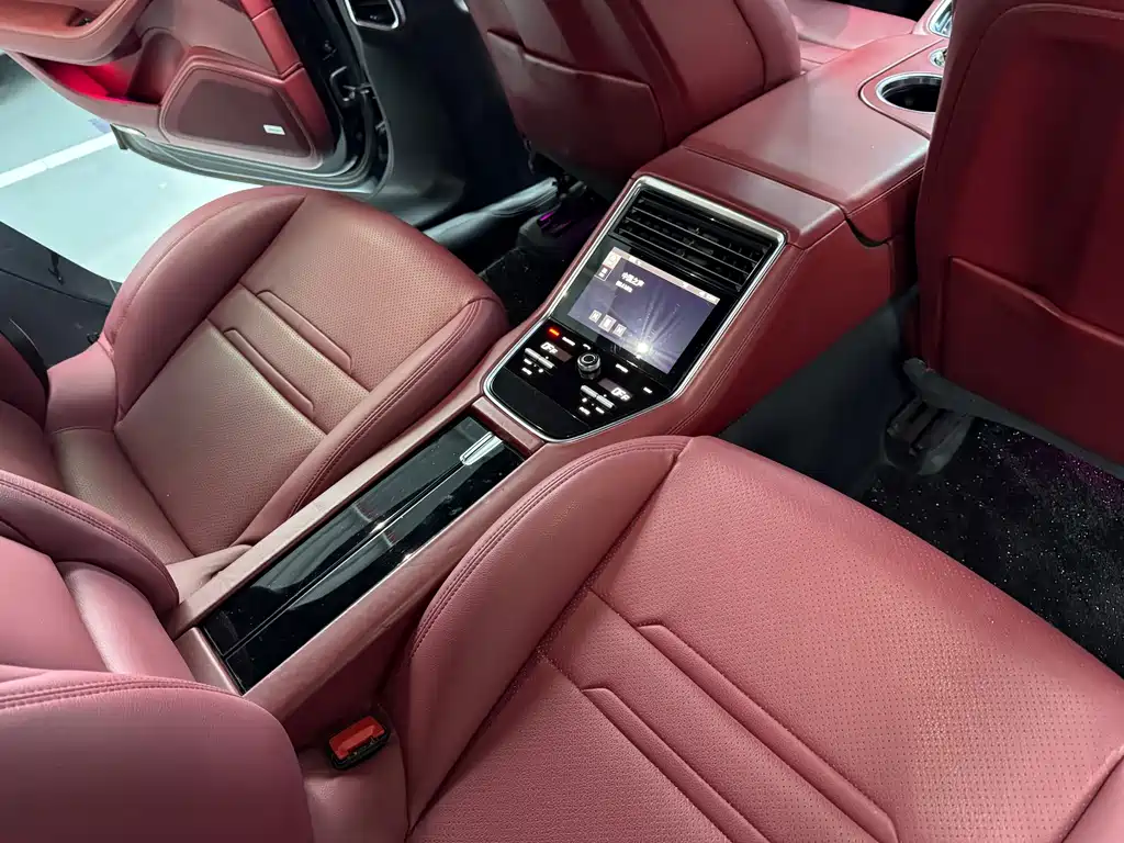 Porsche Panamera 2018 — фото 15