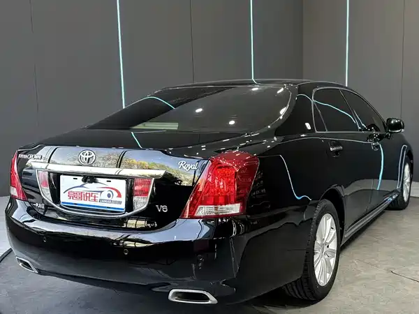 Toyota Crown 2010