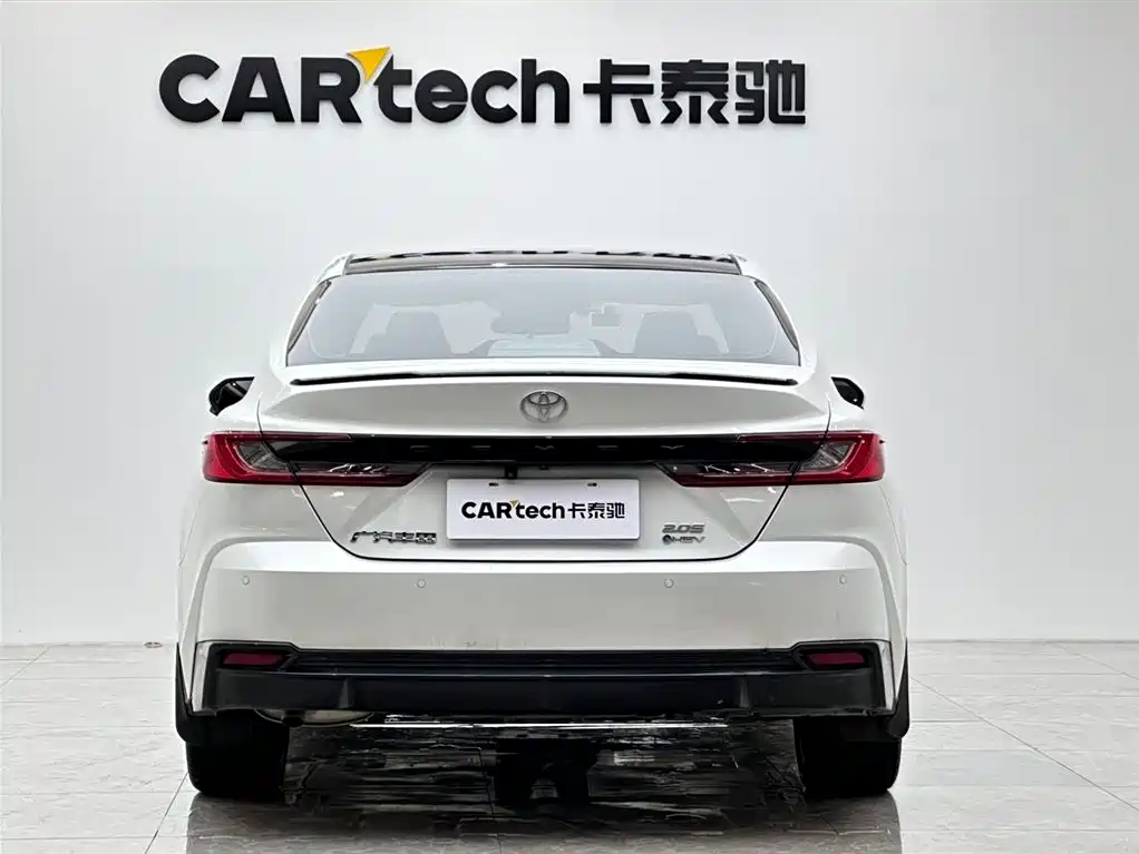 Toyota Camry 2024 — фото 4