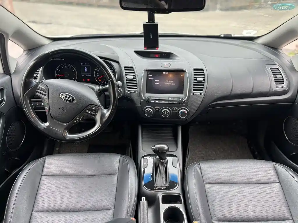 Kia K3 2016
