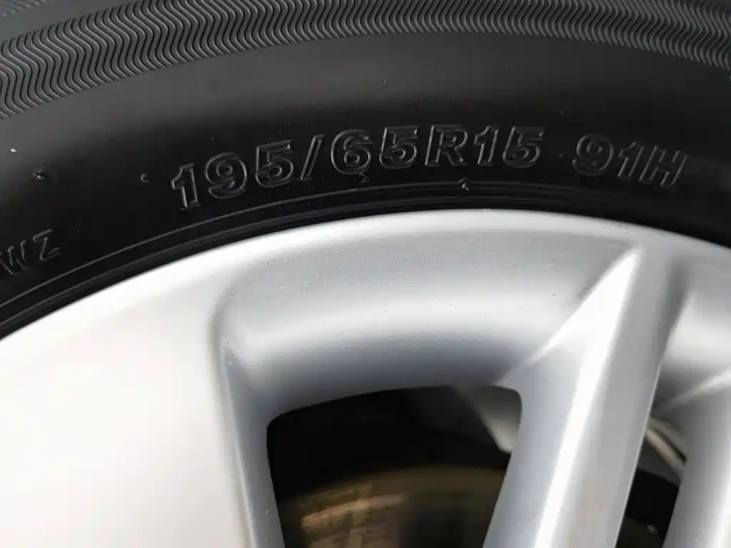 Toyota Corolla 2015 — фото 24