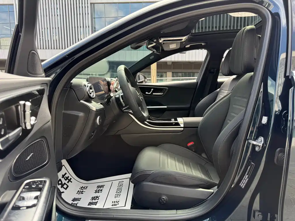 Mercedes-Benz C-Class 2023 — фото 16